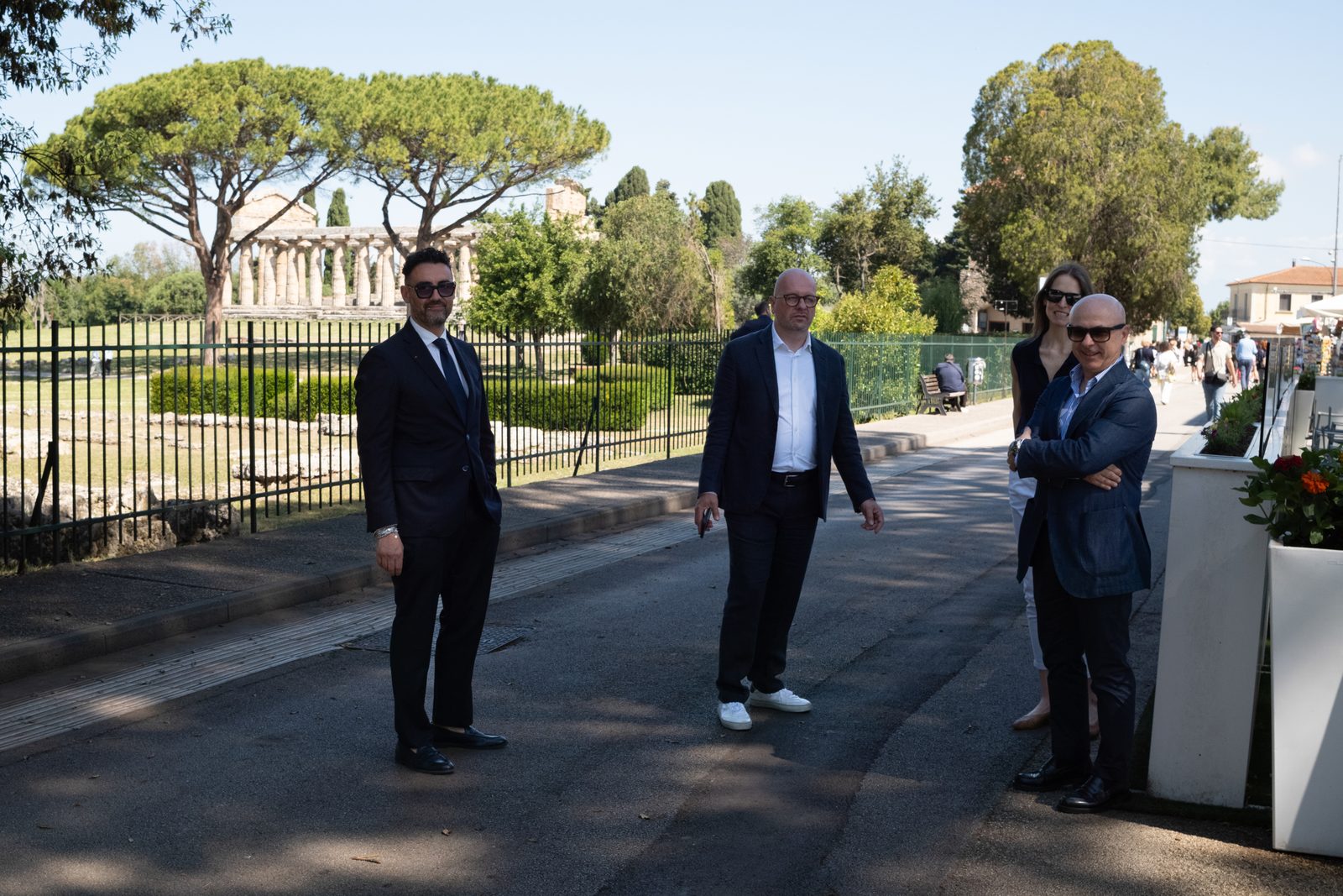 Tour of the Archaeological Park of Paestum with the smart totem along the path
