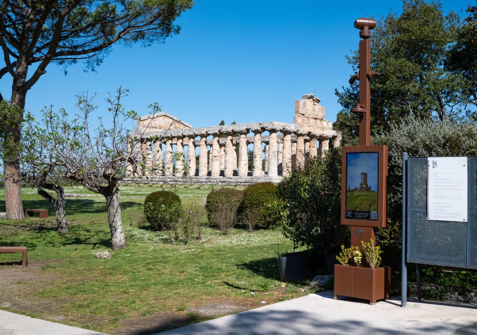 Paestum Smart — the Archaeological Park at dusk